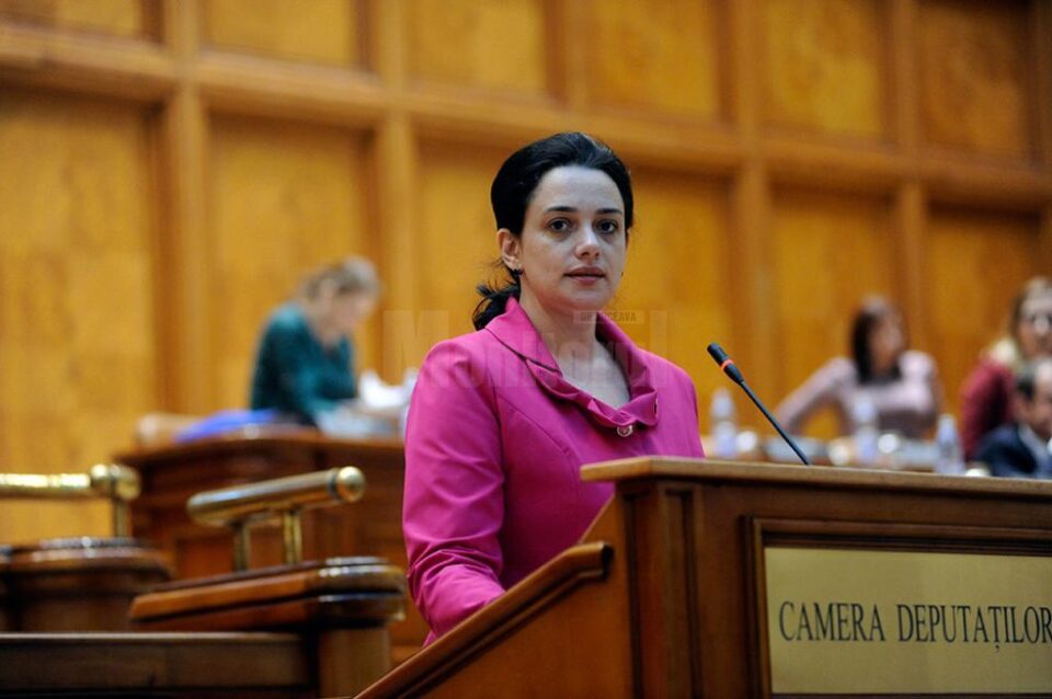 Deputatul PNL de Suceava Angelica Fădor