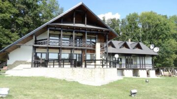 Rezervări online pentru cinci dintre cabanele de vânătoare ale Direcției Silvice Suceava