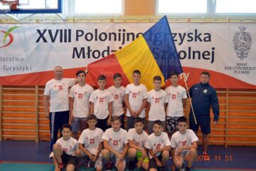 O parte din delegația prezentă în Polonia