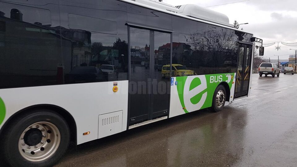 Autobuz electric