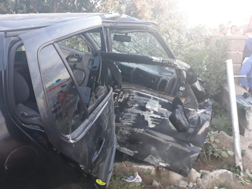 Autoturismul condus cu viteză excesivă a fost scăpat de sub control
