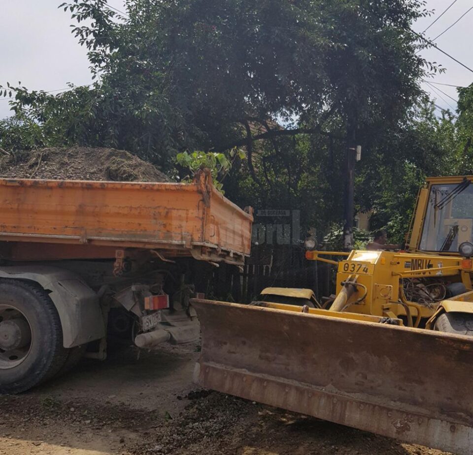 Lucrările de reparații și modernizare stradală, verificate în teren de primarul Sucevei