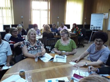 Sprijin material și consiliere pentru 543 de preșcolari și elevi, într-un proiect de peste un milion de euro