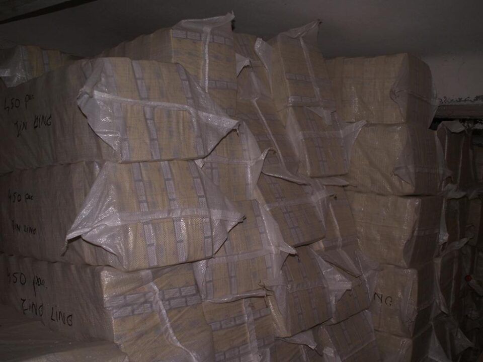 Cele 107.751 de pachete cu țigări marca Jiu Ling aduse în România din Ucraina într-un transport de bușteni