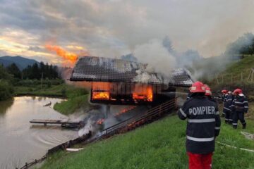 Casa de vacanța a pădurarului Mihai Boșutar, incendiată intenționat de cei doi Sursa foto: www.stirisuceava.net