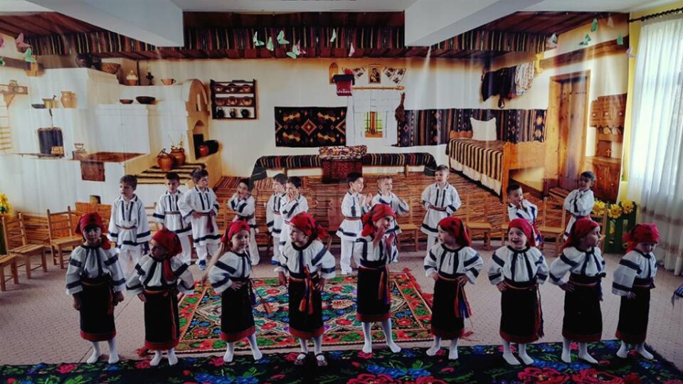 „Șezătoarea - tradiție românească”, program cultural-educativ la Grădinița „Sf. Ioan cel Nou”