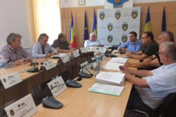 Întâlnirea a avut ca temă verificarea condițiilor pentru începerea lucrărilor și predarea amplasamentului pentru viitoarea șosea de centură a municipiului Rădăuți