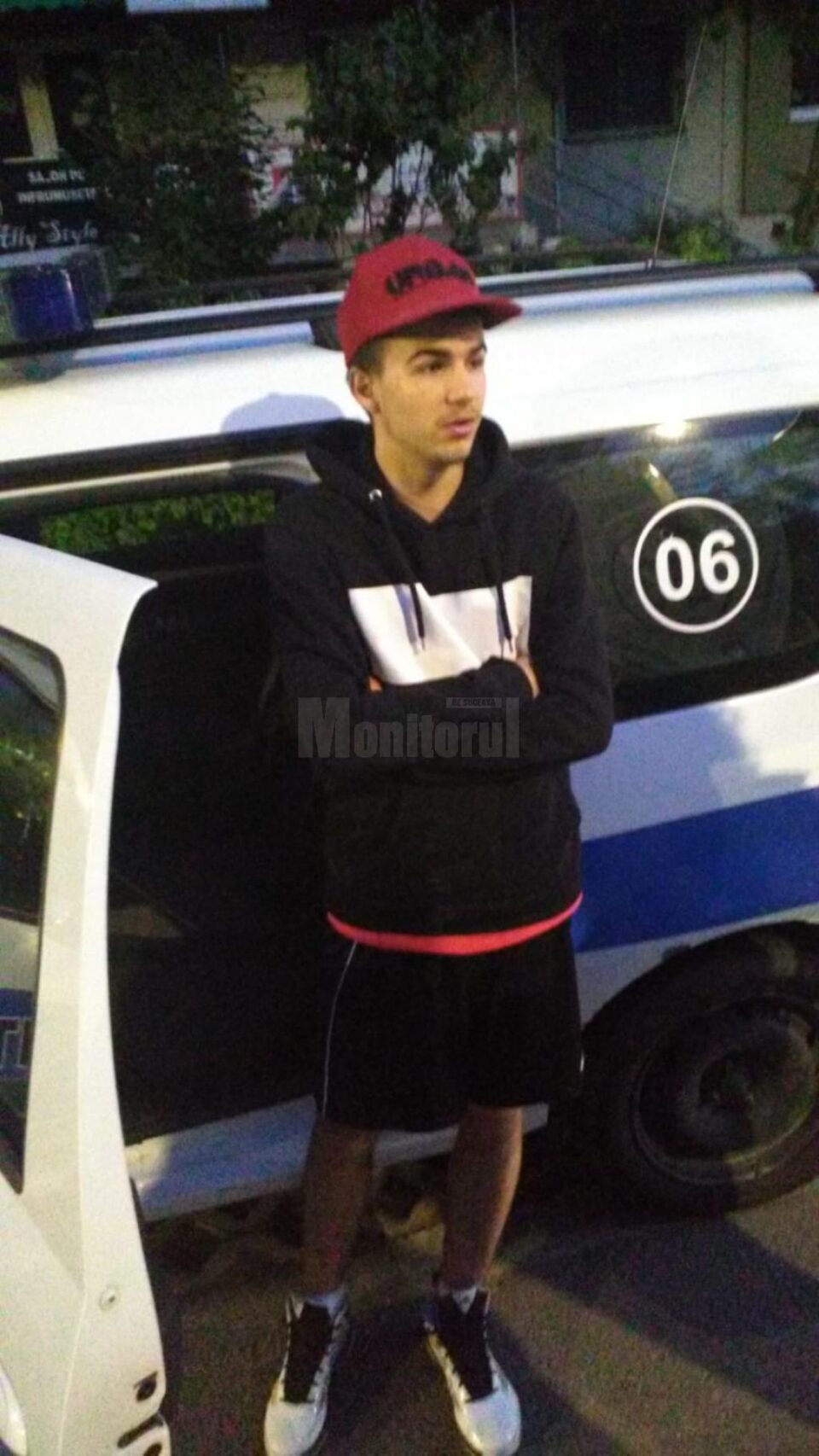 Tânărul de 19 ani, prins de polițiștii locali