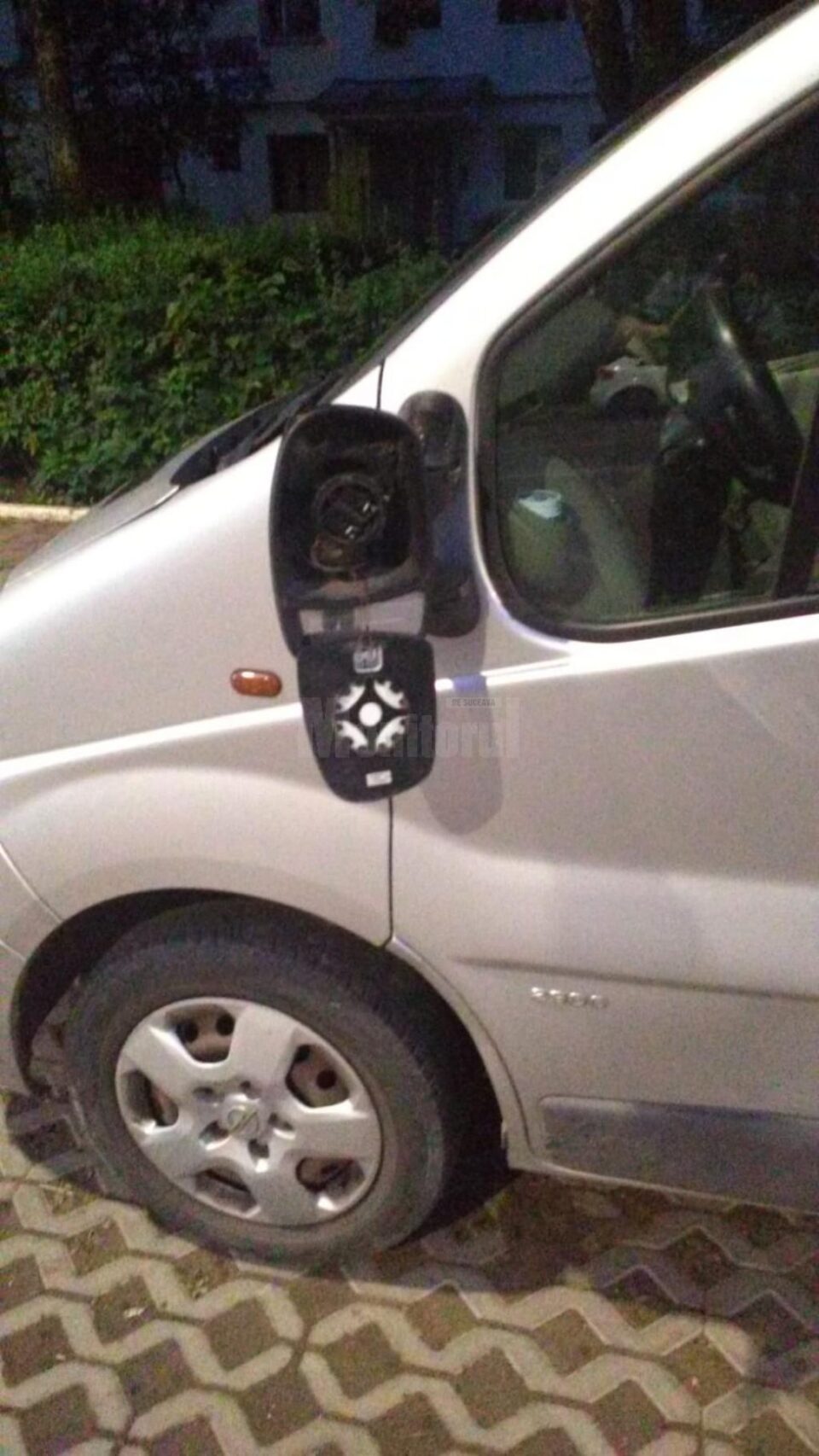 Mașină vandalizată