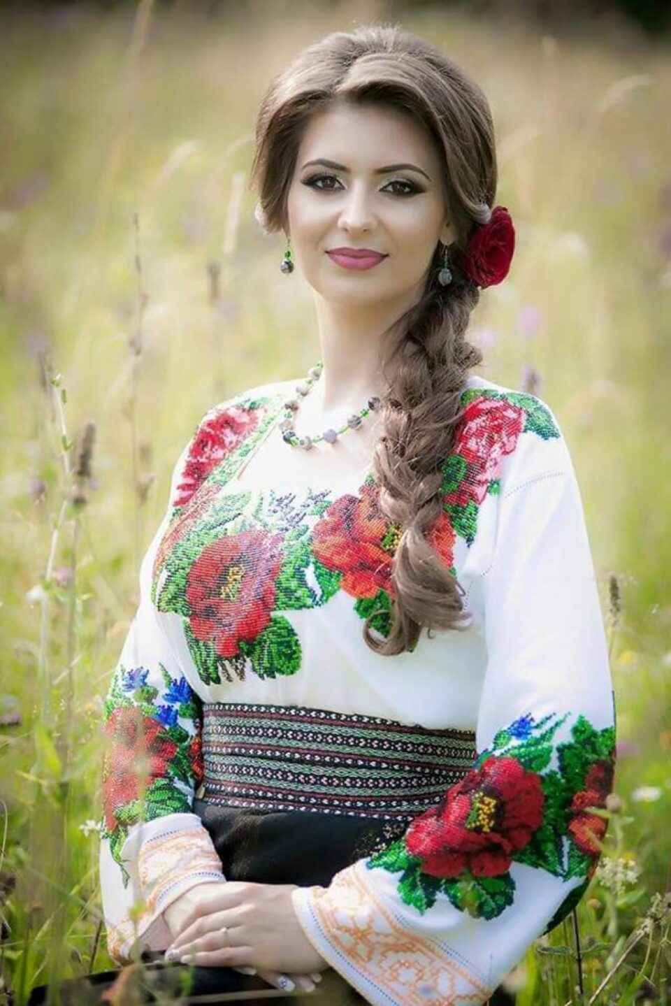 Simona Vasilovici, în fața primului ei album de muzică populară din Bucovina