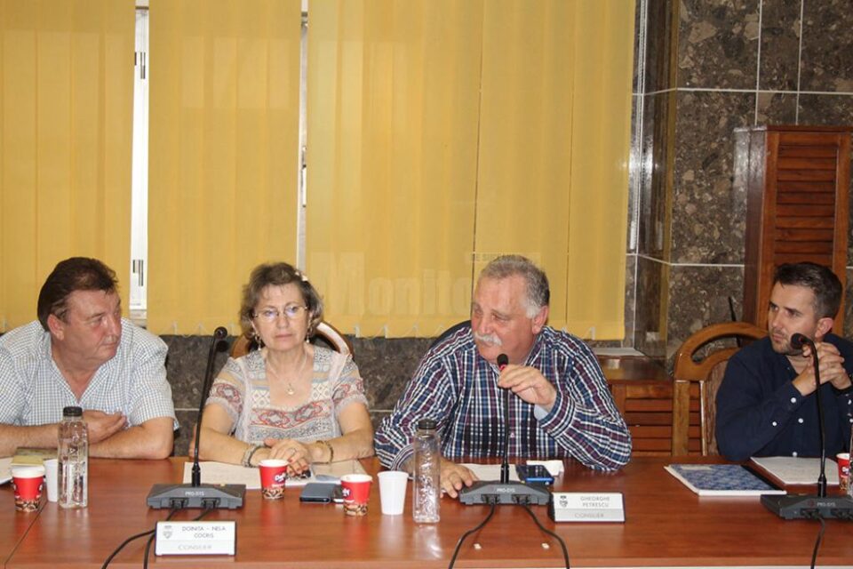 Cristian Boberschi a revenit în deliberativul local după un an și jumătate, dar numai după demisia forțată a lui Gheorghe Petrescu