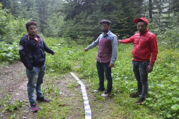 Cei trei migranți indieni