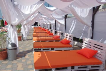 Piscinele Nataly Land își așteaptă clienții cu Dj și multă distracție de vară