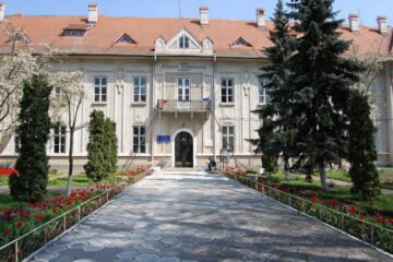 Colegiul Național "Eudoxiu Hurmuzachi"