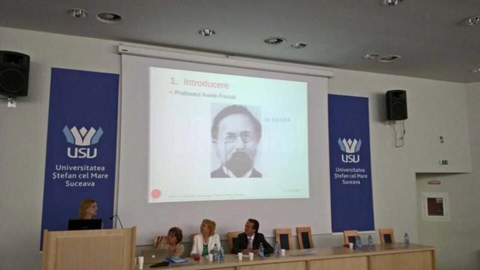 Profesorii universitari Antonietta Sanna, Elena Brîndușa Steiciuc, Mircea Diaconu, Luminița Turcu și Rodica Nagy