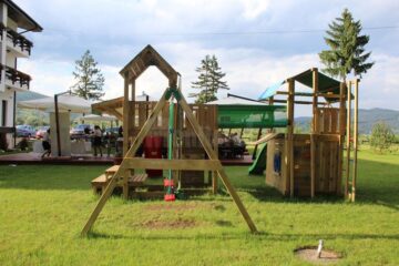 Pensiunea Piatra Pinului, prima din Bucovina certificată cu „Trei pahare” de Ordinul European al Cavalerilor Vinului