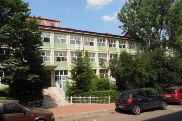 Candidații susțin examenul la Colegiul Tehnic "Samuil Isopescu"