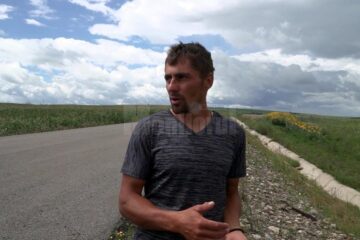 Costel Harșovschi, concubinul tinerei care a născut pe câmp: "...stătea ghemuită, am strigat-o și mi-a spus "