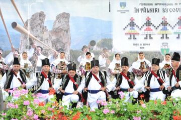 Arcanul bătrânesc, Frătăuții Noi