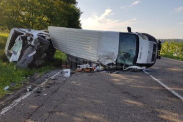 Două din microbuzele implicate în accident
