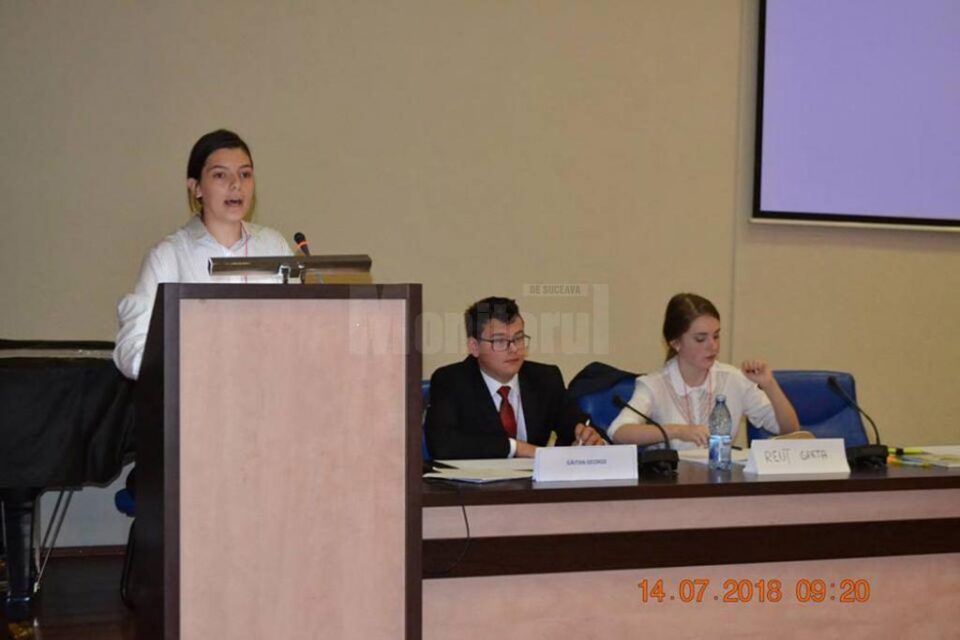 Un echipaj al Colegiului „Petru Rareș” a obținut locul I la Olimpiada Națională de dezbateri