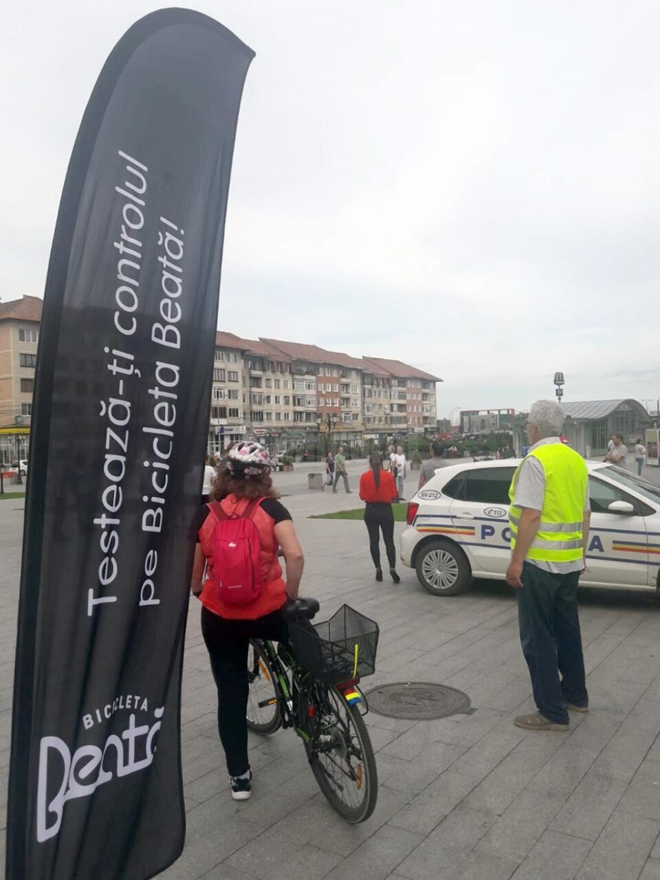 Cu sprijinul unor sponsori și al unor parteneri tradiționali, pe esplanada Casei de Cultură Suceava a fost adusă „bicicleta beată” Cu sprijinul unor sponsori și al unor parteneri tradiționali, pe esplanada Casei de Cultură Suceava a fost adusă „bicicleta beată”