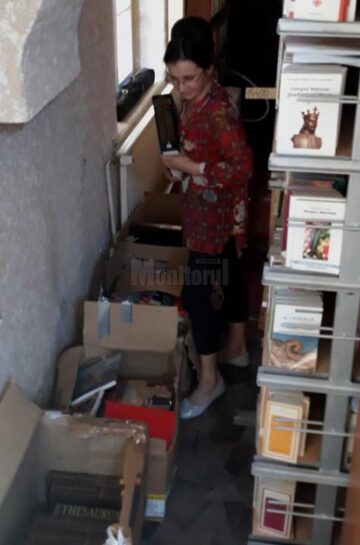 Donație generoasă de carte în limba engleză din partea unei școli londoneze, pentru Casa Corpului Didactic