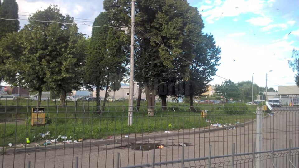 Mizerie și gropi în Vama Siret