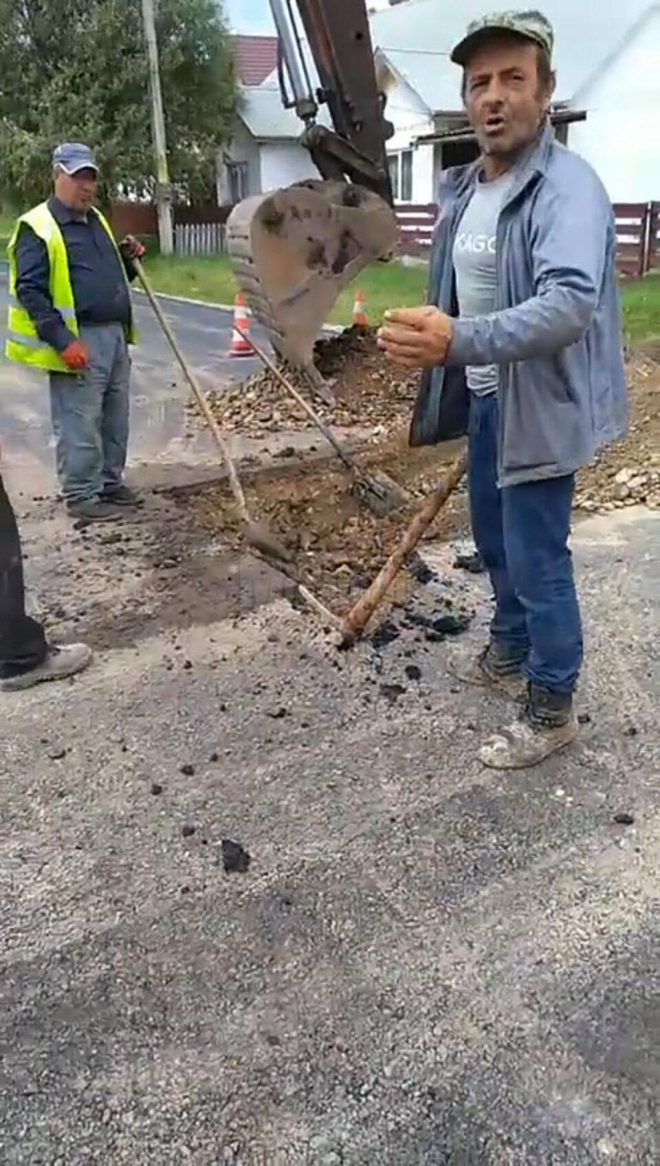 Muncitorii au fost foarte deranjați de faptul că sunt filmați
