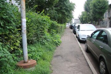 Coșurile de gunoi stradale au dispărut de pe strada 6 Noiembrie