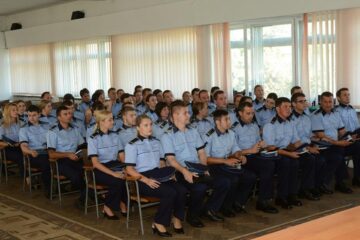 Din cei 14 agenți, opt vor fi tineri care tocmai au absolvit o școală de poliție