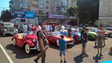 Mașini „de legendă” au putut fi admirate ieri în Fălticeni