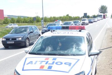 Polițiștii au oprit autovehiculul suspect