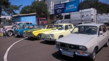 Mașini „de legendă” au putut fi admirate ieri în Fălticeni