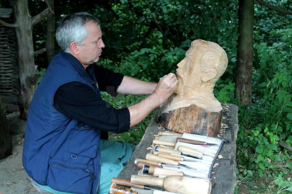 Ștefan Ciumașu a realizat un bust al domnitorului Unirii Principatelor, Alexandru Ioan Cuza