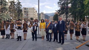 Flutur consideră că municipiul Câmpulung Moldovenesc este una dintre capitalele spirituale ale Sudului Bucovinei