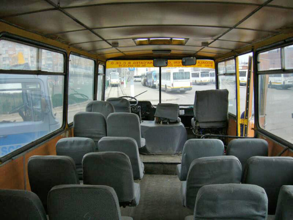 Autobuzul sicriu pentru 48 de oameni, în cea mai mare catastrofă rutieră din istoria României