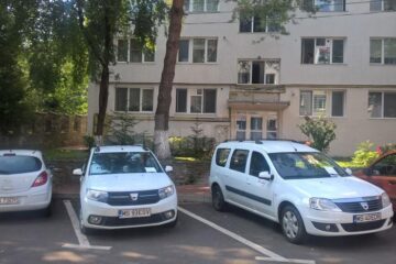 Masinile Delgaz, parcate ieri dimineață pe strada Ciprian Porumbescu