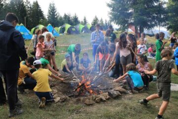 Aproape 100 de tineri polonezi și români au descoperit împreună istoria și cultura țărilor din care provin