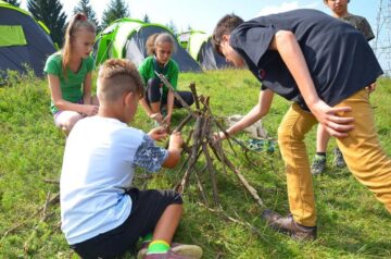 Aproape 100 de tineri polonezi și români au descoperit împreună istoria și cultura țărilor din care provin