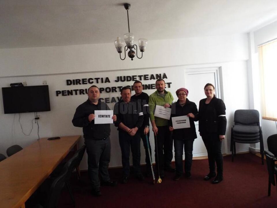 Angajații DJST Suceava au protestat printr-o grevă de avertisment de două ore în sediul instituției Angajații DJST Suceava au protestat printr-o grevă de avertisment de două ore în sediul instituției