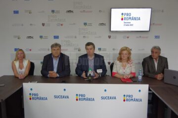 Cătălin Nechifor alături de echipa de coordonare a Pro România Suceava