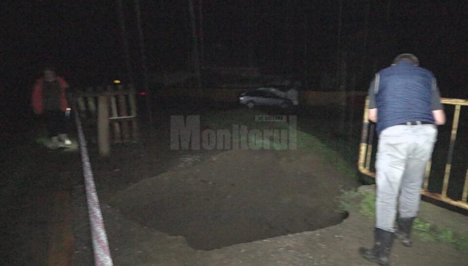 Drumuri inundate și rupte de o viitură, în zona Voroneț – Capu Câmpului