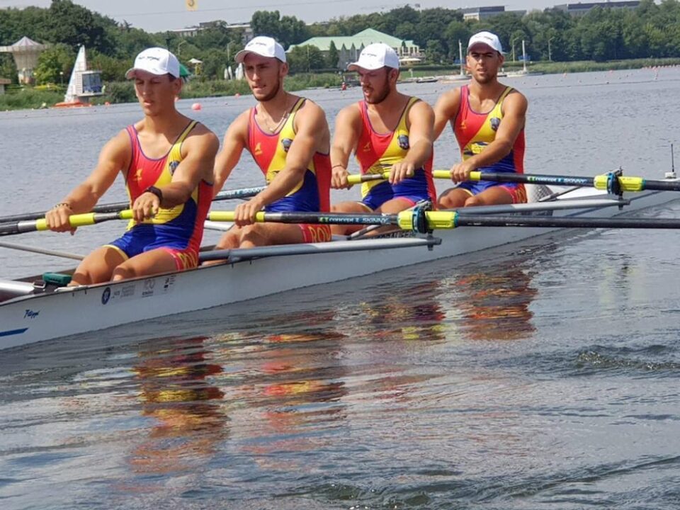 Echipajul de patru rame a urcat pe cea mai înaltă treaptă a podiumului de premiere