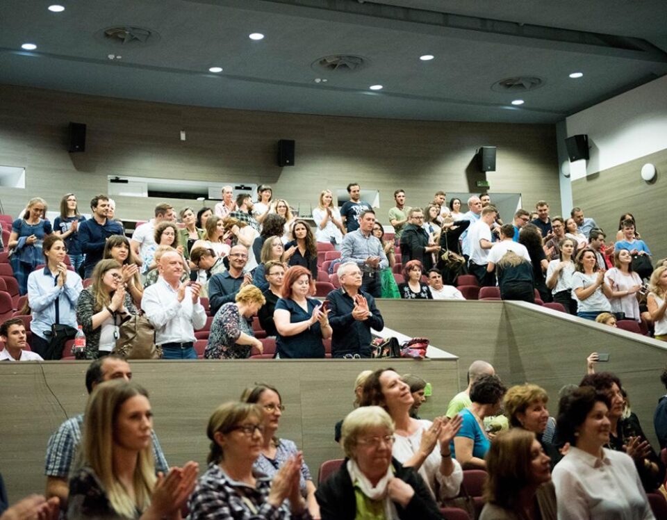 3.000 de lei adunați în cadrul unui spectacol de teatru pentru înființarea Fundației Comunitare Bucovina