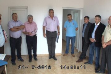 Consilierii locali din Bosanci au fost obligați să țină ședința extraordinară convocată pentru data de 31 iulie pe holurile primăriei