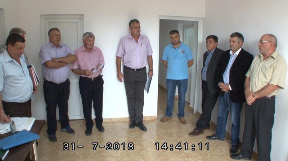 Consilierii locali din Bosanci au fost obligați să țină ședința extraordinară convocată pentru data de 31 iulie pe holurile primăriei Consilierii locali din Bosanci au fost obligați să țină ședința extraordinară convocată pentru data de 31 iulie pe holurile primăriei