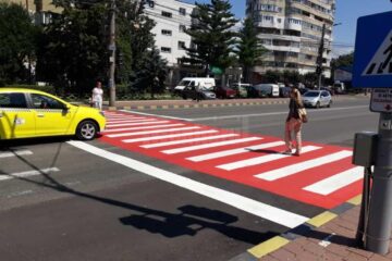 Prima trecere de pietoni colorată din Suceava, marcată în Obcini