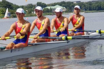 Barca de 4 rame în care trage Cosmin Pascari și ceilalți doi canotori din județ, Ștefan Berariu și Mihai Țigănescu
