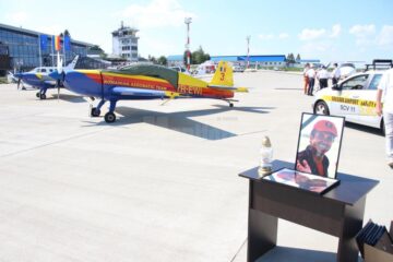 Moment emoționant pe Aeroportul Suceava în memoria pilotului care a murit în accidentul aviatic de la Frătăuți